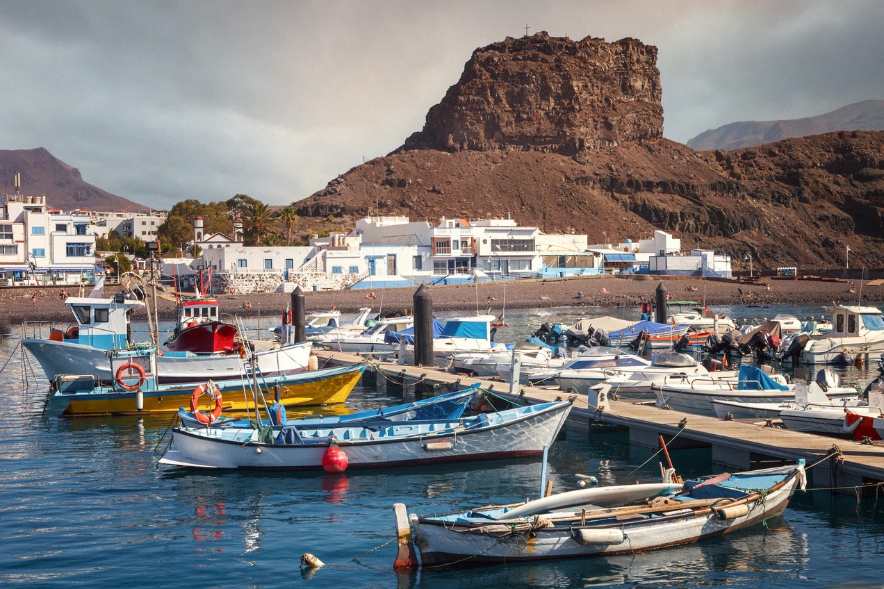 El Puerto de Las Nieves en Agaete, puerto de llegada del ferry rápido desde Santa Cruz de Tenerife.