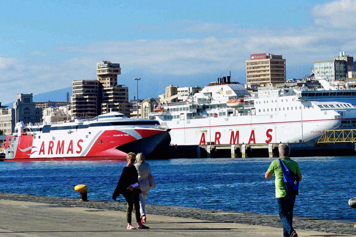 El puerto de Las Palmas de Gran Canaria, puerto de llegada del ferry desde Cádiz.